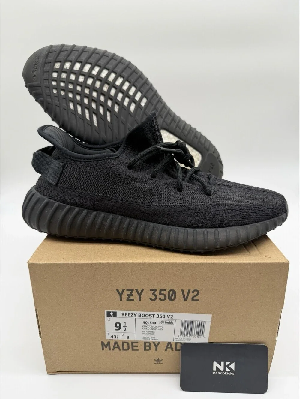 Adidas Yeezy Boost350 V2 Onyx / HQ4540 Black Sneakers Size 9.5M USED